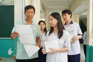 Vì sao TP.HCM chưa công bố điểm chuẩn lớp 10 thường?