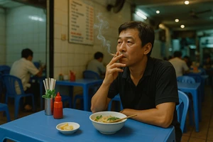 Khách hút thuốc lá trong quán ăn, chủ quán có bị phạt?