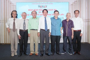 Những luật sư U80 vẫn miệt mài với nghề