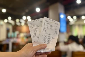 Từ 16-1-2026, bán hàng nhưng không lập hóa đơn bị phạt đến 80 triệu đồng