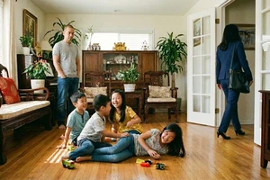 Sự khéo léo của tòa giúp 4 đứa trẻ được sống chung một mái nhà