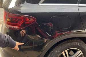 Từ vụ chủ xe Mercedes tố bị bẻ gương, đập kính: Xử lý sao khi bị xe chắn trước nhà?