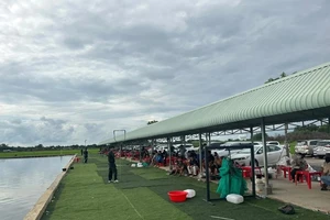 Từ vụ 40 'cần thủ' bị khởi tố: Phân biệt câu cá giải trí và đánh bạc trá hình