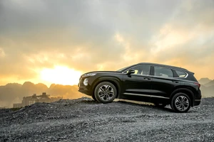 Mới ra mắt, khách hàng muốn chuyển nhượng cọc Hyundai SantaFe 
