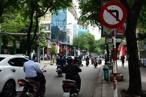 Đừng nhầm lẫn biển cấm rẽ trái là cấm quay đầu
