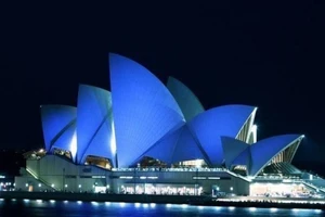 Thắp lên ánh sáng xanh vì người tự kỷ