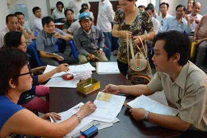 Hồ sơ sát hạch bằng lái sẽ được kiểm tra nghiêm ngặt.