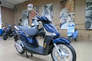 Chọn tay ga Honda Sh Mode hay Piagio Liberty sẽ bền hơn?