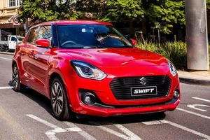 Suzuki Swift giảm giá mạnh cạnh tranh cùng đối thủ