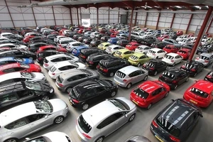 Chỉ 200 triệu đồng có mua được ô tô?