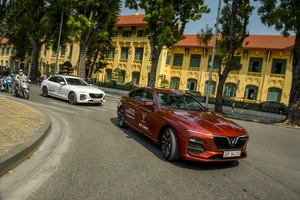 'Đã mắt' với dàn VinFast Lux trên đường phố Hà Nội