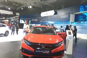 Honda Civic bất ngờ giảm giá xuống còn 669 triệu đồng