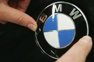 Trộm đánh cắp ô tô bằng tín hiệu WiFi