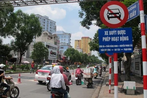 Tước bằng lái 3 tháng khi ô tô, xe máy đi vào đường cấm