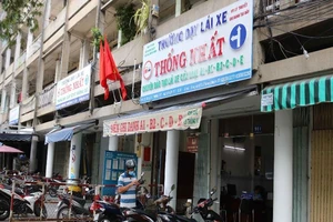 Đình chỉ 2 tháng đối với cơ sở đào tạo lái xe sử dụng bằng giả