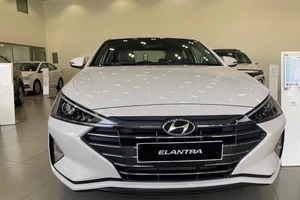 Giá lăn bánh Hyundai Elantra mới sau khi giảm phí trước bạ