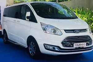Giá lăn bánh mới nhất của dòng MPV Ford Tourneo