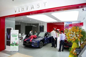 VinFast đồng loạt khai trương 27 showroom trên toàn quốc