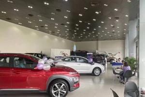 Doanh số toàn thị trường ô tô bất ngờ tăng vọt