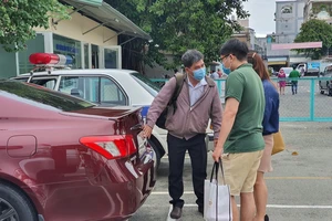 Người Việt mua gần 300 ngàn xe ô tô trong năm 2020