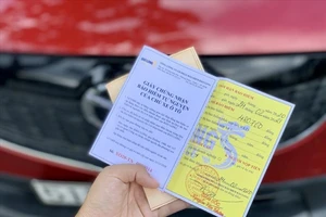 Đi xe ô tô điện gây tai nạn có được bảo hiểm đền pin?