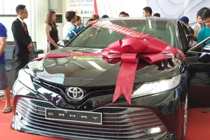 Thị trường ô tô nhiều biến động: Các hãng đua nhau giảm giá kích cầu