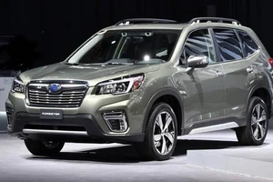 Subaru Forester giảm giá đến 159 triệu đồng, bạn có chọn?