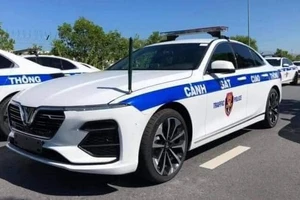 Lộ diện hàng chục xe VinFast Lux A2.0 phiên bản xe CSGT