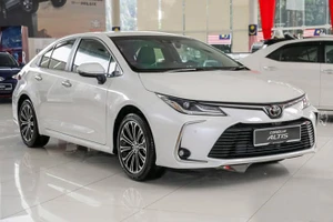 Giá lăn bánh mẫu xe Toyota Corolla Altis sau giảm giá 40 triệu đồng