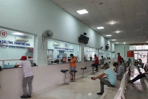 Sắp tới hạn 30 ngày, người mua chậm đăng ký ô tô và xe máy có bị phạt?