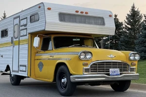 Chiếc mobihome độc đáo làm từ xe taxi những năm 1960