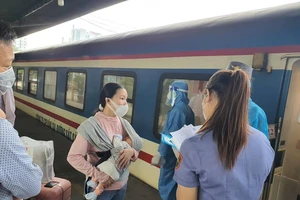 Chuyến tàu chở niềm vui của người dân Quảng Bình về quê