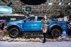 Ô tô nhập khẩu giá 400 triệu/chiếc ồ ạt cập cảng