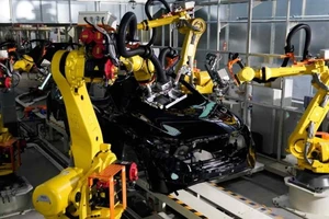 Các hãng ô tô đua nhau cắt giảm sản lượng sản xuất xe