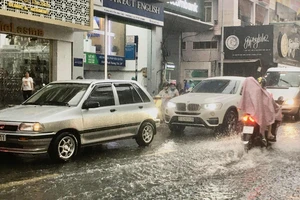 Mẹo bảo vệ xe hơi bất chấp mưa gió, ngập nước