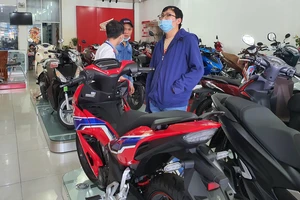 Chạy đua Honda Winner X, Yamaha Exciter giảm giá mạnh