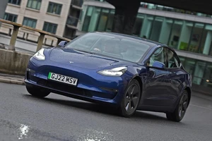 Chính sách ưu đãi xe điện làm 'hồi sinh' thị trường ô tô ở Anh