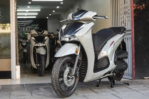 Honda SH 350i bất ngờ giảm giá như Honda Vision, giá bán thấp hơn giá đề xuất