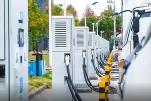 Xây dựng 700 ngàn cọc sạc pin xe điện với bán kính chỉ 0,9 km