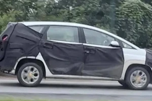 Lộ hình ảnh mẫu xe MPV giá rẻ chạy thử tại Việt Nam