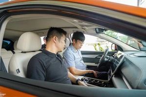 Giới mê xe sau khi lái thử xe điện VinFast VF 8 nói gì?