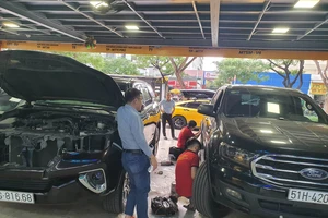 Xe ô tô độ nội, ngoại thất 'dễ thở' hơn khi đăng kiểm