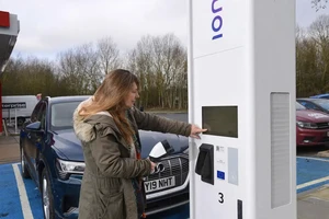 Làm gì để du xuân bằng ô tô điện được lâu hơn và xa hơn?