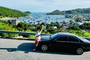 Cùng 'Bim già' phượt 18 tỉnh bằng đường biển tuyệt đẹp