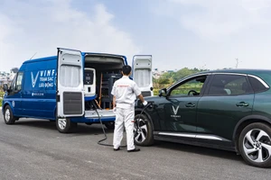 Người đi ô tô điện VinFast không còn lo hết điện dọc đường