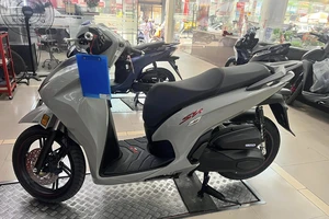 Honda SH tăng giá đồng loạt, riêng phiên bản SH 350i giảm giá sốc