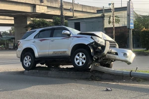 Từ vụ tài xế ngủ gục tông xe vào dải phân cách: Người lái xe cần biết điều gì?