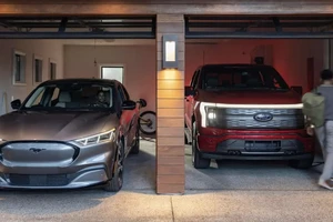 Chủ xe điện Ford sẽ được sử dụng bộ sạc siêu nhanh của Tesla