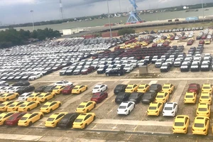 Xe nhập khẩu về Việt Nam ngày càng có giá trị cao