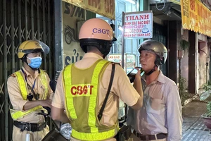 CSGT xử phạt nhiều lần, người vi phạm có được trả góp như mua hàng?